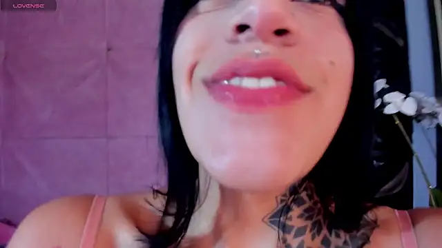 Snapshot of cattleya_jensen_ chatting on February 6, 4:36 pm cattleya jensen online show from February 6, 4:36 pm