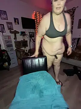 fatfabulous1981 online show from January 24, 8:02 am