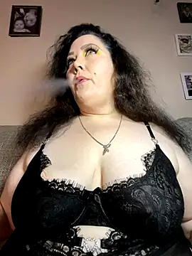 fatfabulous1981 online show from January 7, 12:24 am