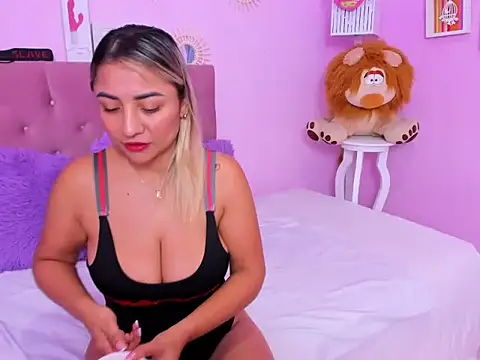 milf bigass  online show from April 10, 12:43 pm