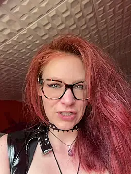 Snapshot of die-EinHORNY-WG chatting on June 4, 10:10 am die-EinHORNY-WG online show from June 4, 10:10 am