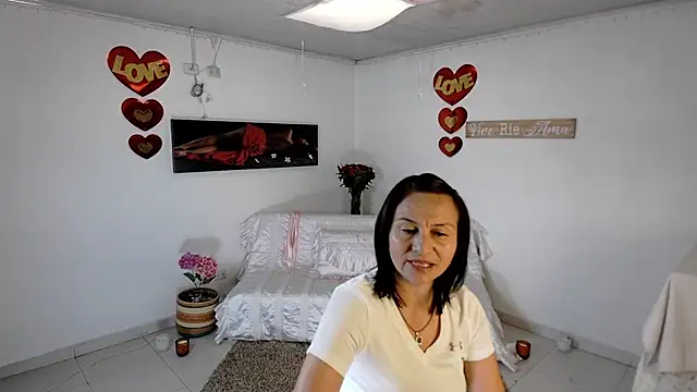 lollita 23  online show from April 16, 7:14 pm