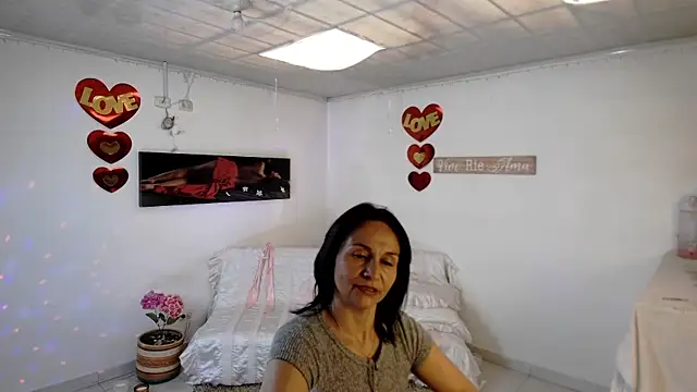 Snapshot of lollita_23_ chatting on April 20, 7:59 pm lollita 23 online show from April 20, 7:59 pm