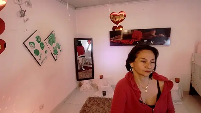 Snapshot of lollita_23_ chatting on May 6, 7:19 pm lollita 23 online show from May 6, 7:19 pm