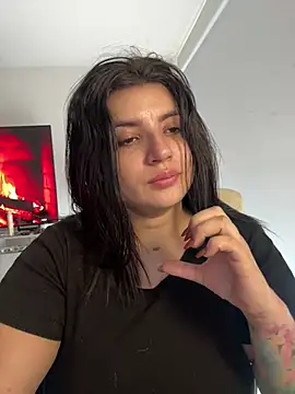 Snapshot of horny_roomiess chatting on January 23, 6:45 pm horny roomiess online show from January 23, 6:45 pm