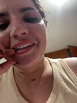 Snapshot of horny_roomiess chatting on January 24, 11:34 pm horny roomiess online show from January 24, 11:34 pm