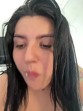 Snapshot of horny_roomiess chatting on January 27, 7:03 pm horny roomiess online show from January 27, 7:03 pm