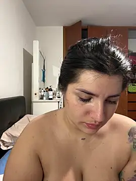Snapshot of horny_roomiess chatting on February 3, 2:25 am horny roomiess online show from February 3, 2:25 am