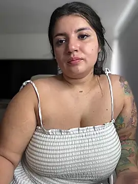 Snapshot of horny_roomiess chatting on March 3, 3:20 pm horny roomiess online show from March 3, 3:20 pm