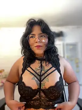 JulianaCastillo online show from December 31, 5:11 am