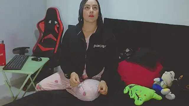 Noamartin  online show from April 23, 2:46 am