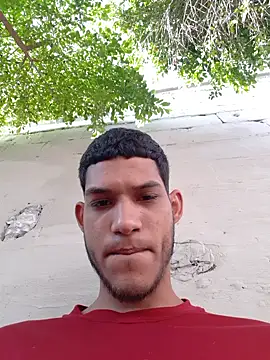 Snapshot of tanned_boy chatting on January 2, 7:40 pm tanned boy online show from January 2, 7:40 pm