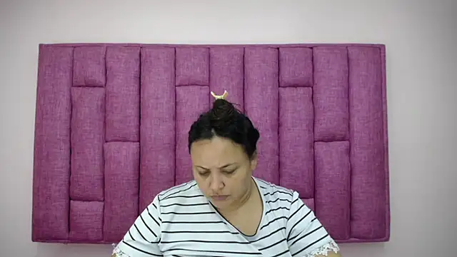 CrushOnMe  online show from January 7, 4:04 am