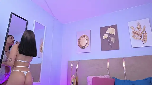 Snapshot of sarah_cruzz_ chatting on November 22, 11:37 pm sarah cruzz online show from November 22, 11:37 pm