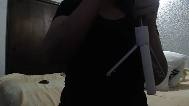 Snapshot of LucifernandaSw chatting on February 6, 9:53 am LucifernandaSw online show from February 6, 9:53 am