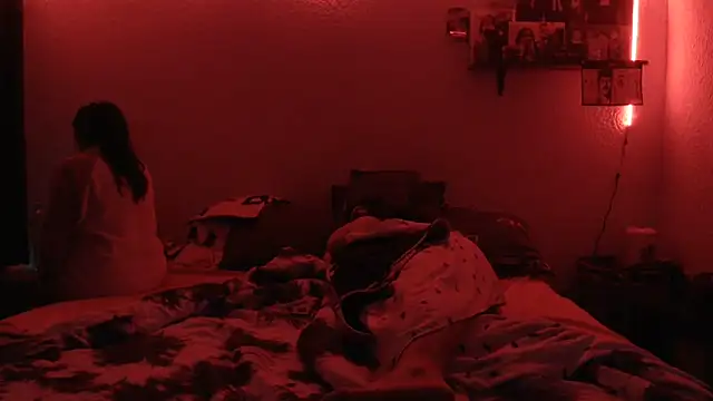 Snapshot of LucifernandaSw chatting on March 9, 6:50 am LucifernandaSw online show from March 9, 6:50 am