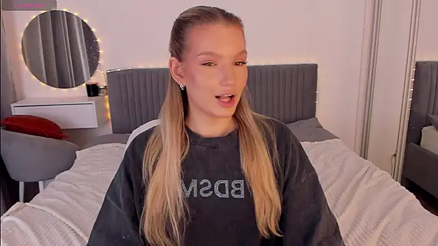 CassieRayss online show from January 8, 12:29 pm