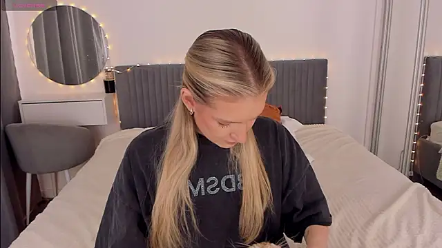 CassieRayss online show from February 2, 8:57 am