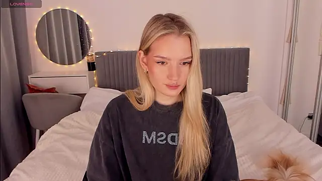 CassieRayss online show from March 4, 9:59 am