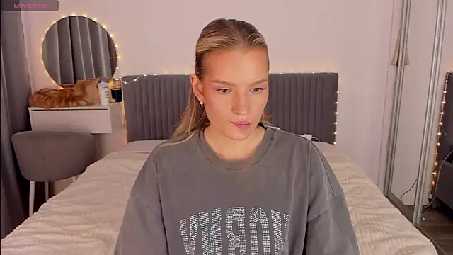 CassieRayss online show from April 2, 2:37 pm