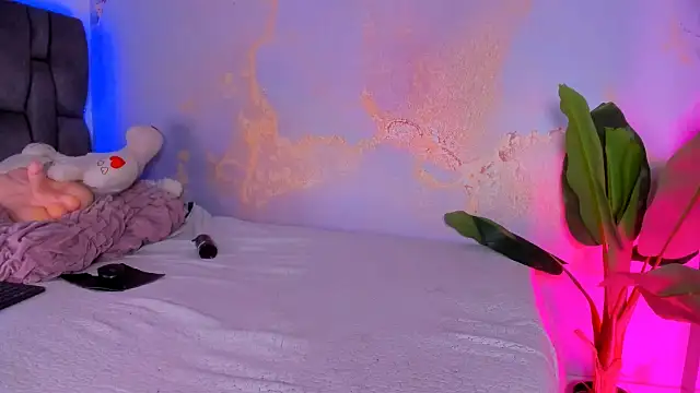 camilawhite   online show from April 13, 5:51 pm