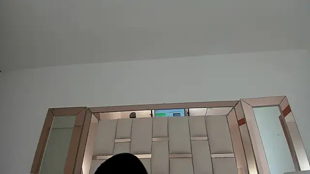 emma castilloo online show from December 15, 8:25 pm