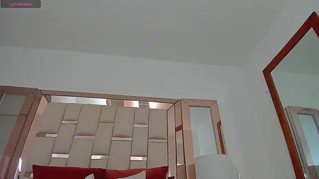 emma castilloo online show from December 27, 10:48 pm