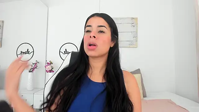 emma castilloo online show from March 3, 12:48 pm