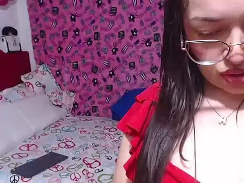 Angela 18honey online show from May 30, 1:35 am