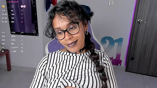 Snapshot of Lips_SaraSofia2 chatting on February 5, 3:45 am Lips SaraSofia2 online show from February 5, 3:45 am