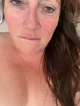 Snapshot of xsexycurvymilf chatting on May 24, 7:02 am xsexycurvymilf online show from May 24, 7:02 am