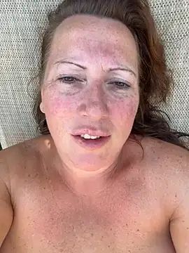 Snapshot of xsexycurvymilf chatting on June 27, 7:35 am xsexycurvymilf online show from June 27, 7:35 am