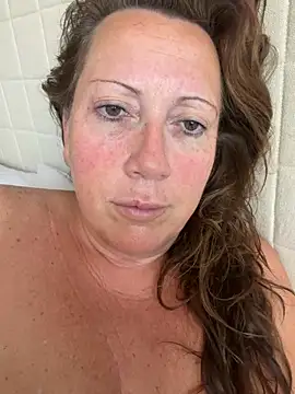 Snapshot of xsexycurvymilf chatting on July 10, 5:45 am xsexycurvymilf online show from July 10, 5:45 am
