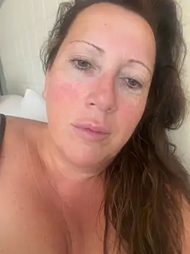 Snapshot of xsexycurvymilf chatting on July 26, 7:26 am xsexycurvymilf online show from July 26, 7:26 am