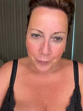 Snapshot of xsexycurvymilf chatting on July 28, 1:54 pm xsexycurvymilf online show from July 28, 1:54 pm