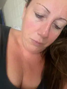 Snapshot of xsexycurvymilf chatting on August 2, 8:02 am xsexycurvymilf online show from August 2, 8:02 am