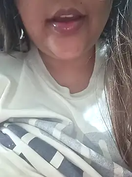 Snapshot of _Redwine_ chatting on February 9, 7:30 pm Redwine online show from February 9, 7:30 pm