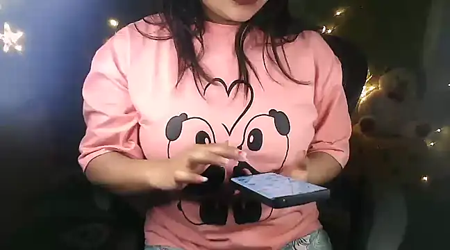 Snapshot of _Redwine_ chatting on February 13, 10:44 am Redwine online show from February 13, 10:44 am