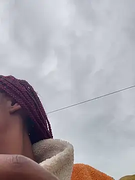 Dellah26 online show from April 5, 7:05 am