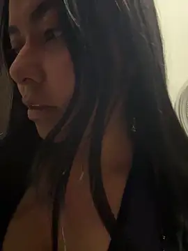 Snapshot of PetitLumiere chatting on January 15, 3:54 am PetitLumiere online show from January 15, 3:54 am