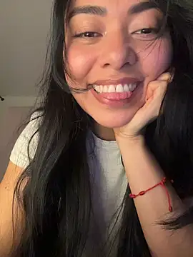 Snapshot of PetitLumiere chatting on October 10, 4:00 am PetitLumiere online show from October 10, 4:00 am