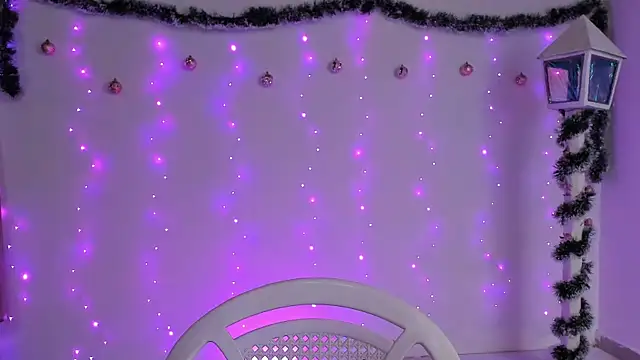 cute roxana  online show from December 28, 10:23 pm