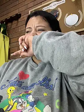 dannarossy  online show from October 17, 5:10 am