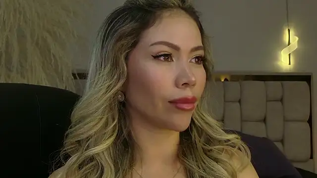 Ammy Castro online show from March 19, 9:30 pm