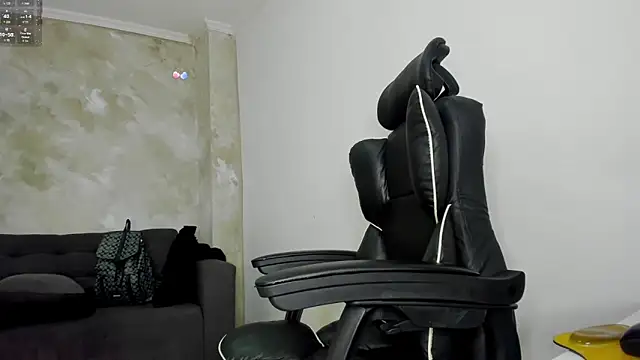 deyy madissonn online show from April 14, 8:37 pm