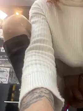 Juliana Saenzz online show from March 22, 3:42 pm