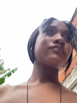 AleezaFrench online show from December 21, 5:40 pm