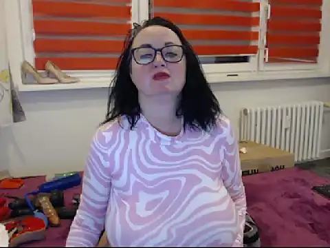 Snapshot of Alexie33 chatting on January 31, 6:14 pm Alexie33 online show from January 31, 6:14 pm