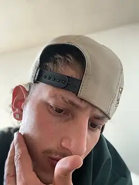 Snapshot of Scott_sex7 chatting on February 27, 8:31 pm Scott sex7 online show from February 27, 8:31 pm