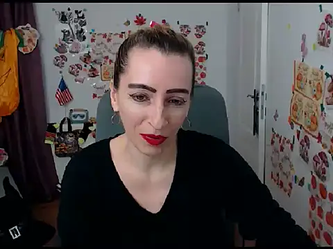 EvelynAngell online show from October 7, 9:39 am